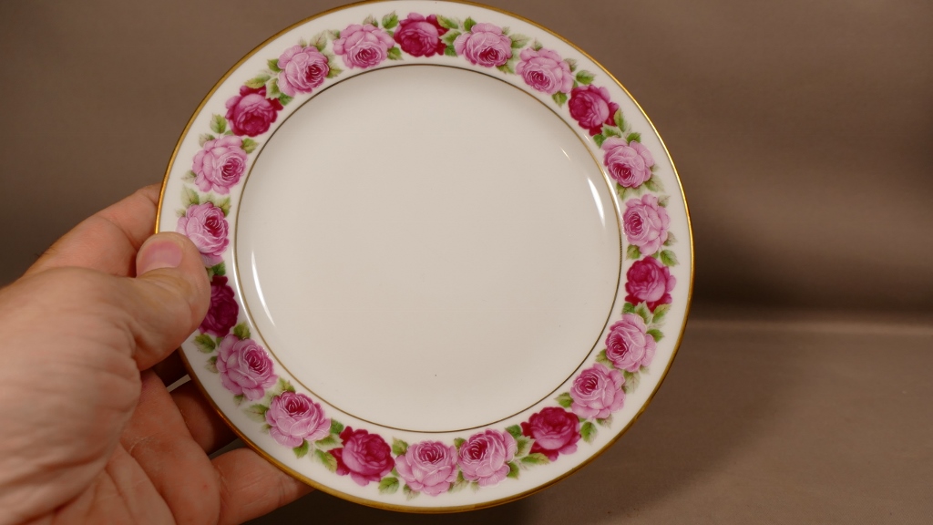 Ensemble Aux Roses, Tasse à Café Et Assiette à Dessert, Porcelaine De Limoges – Image 4